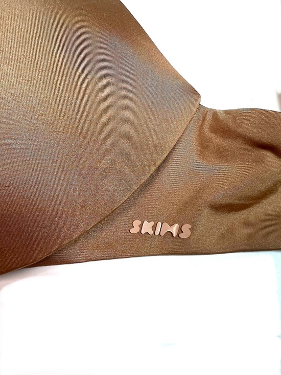 Skims Wireless Form Super Push-up T-shirt Bra 

Size 34DD Bra Size - Picture 13 of 14